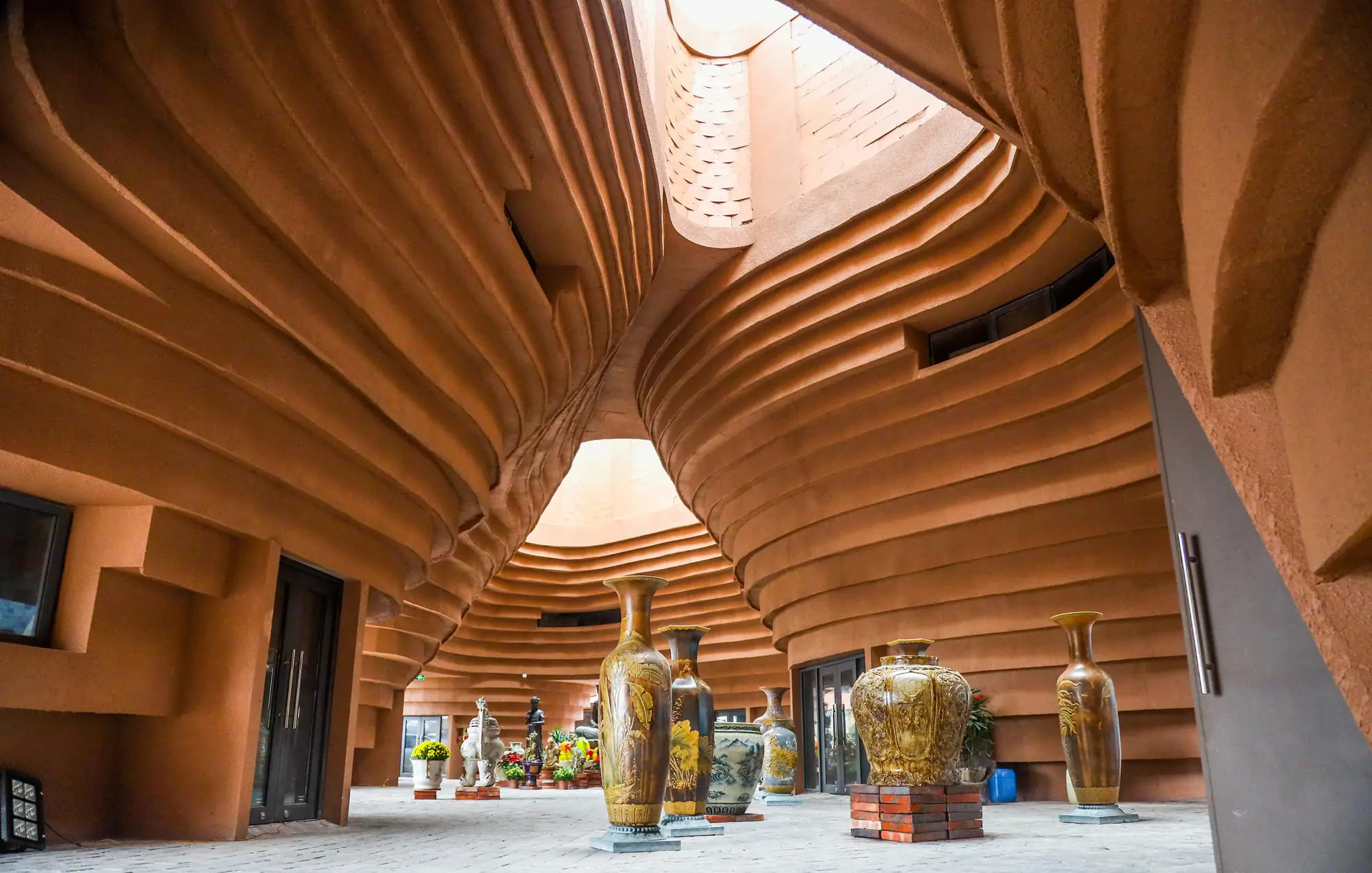 Hanoi 1 Day Itinerary - bat trang pottery musseum vietnam